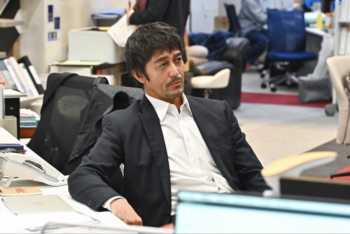 阿部寛が破天荒なキャスター役で日曜劇場に帰還！　社会派エンターテインメント『キャスター』今夜スタート