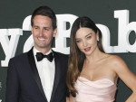 ミランダ・カー、旦那とのラブラブツーショットを共有！コーチェラでお忍びデート