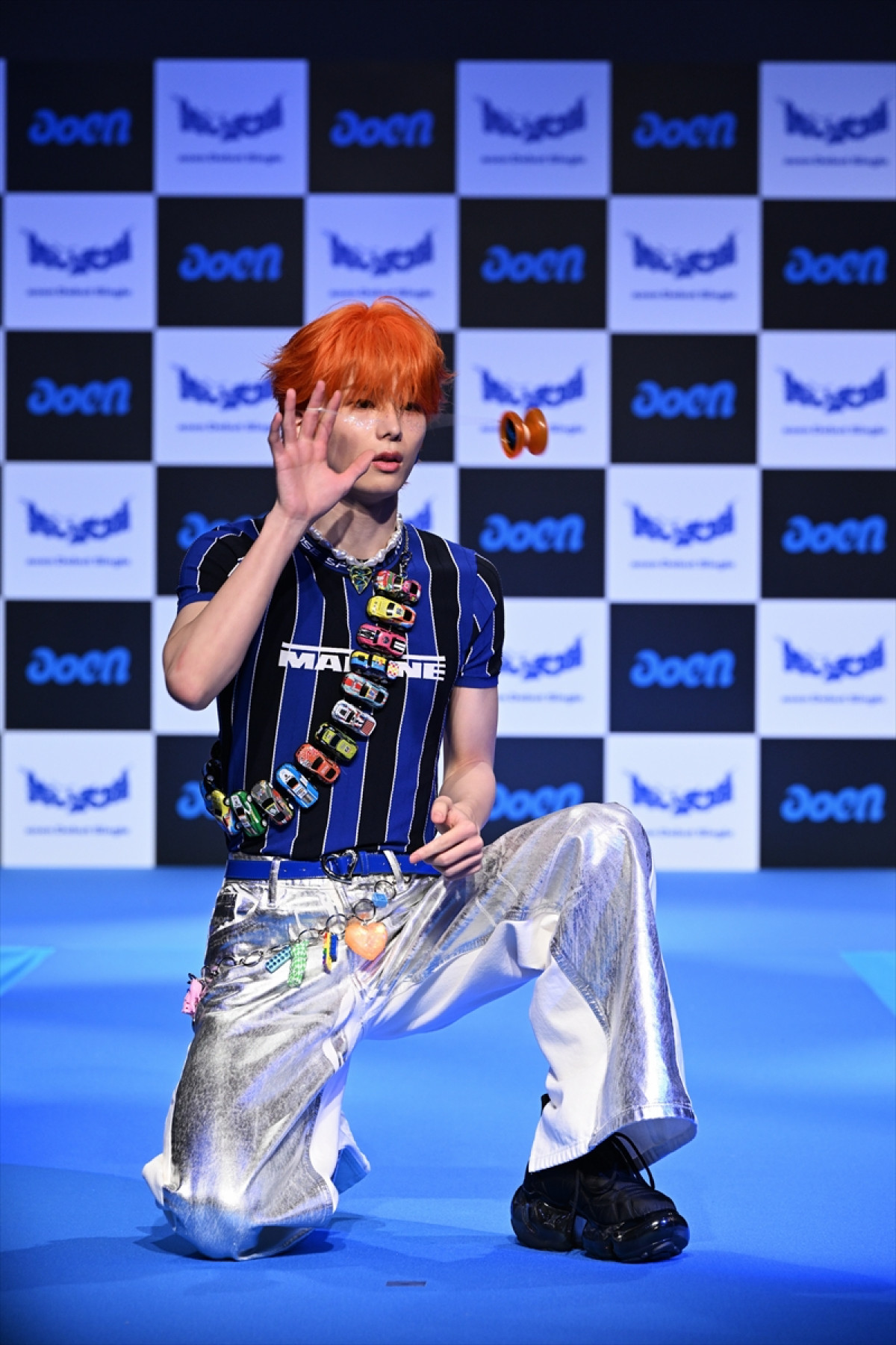 HYBE発のaoen、デビュー会見に7人で集合「一人一人違う輝きを持っている仲間」