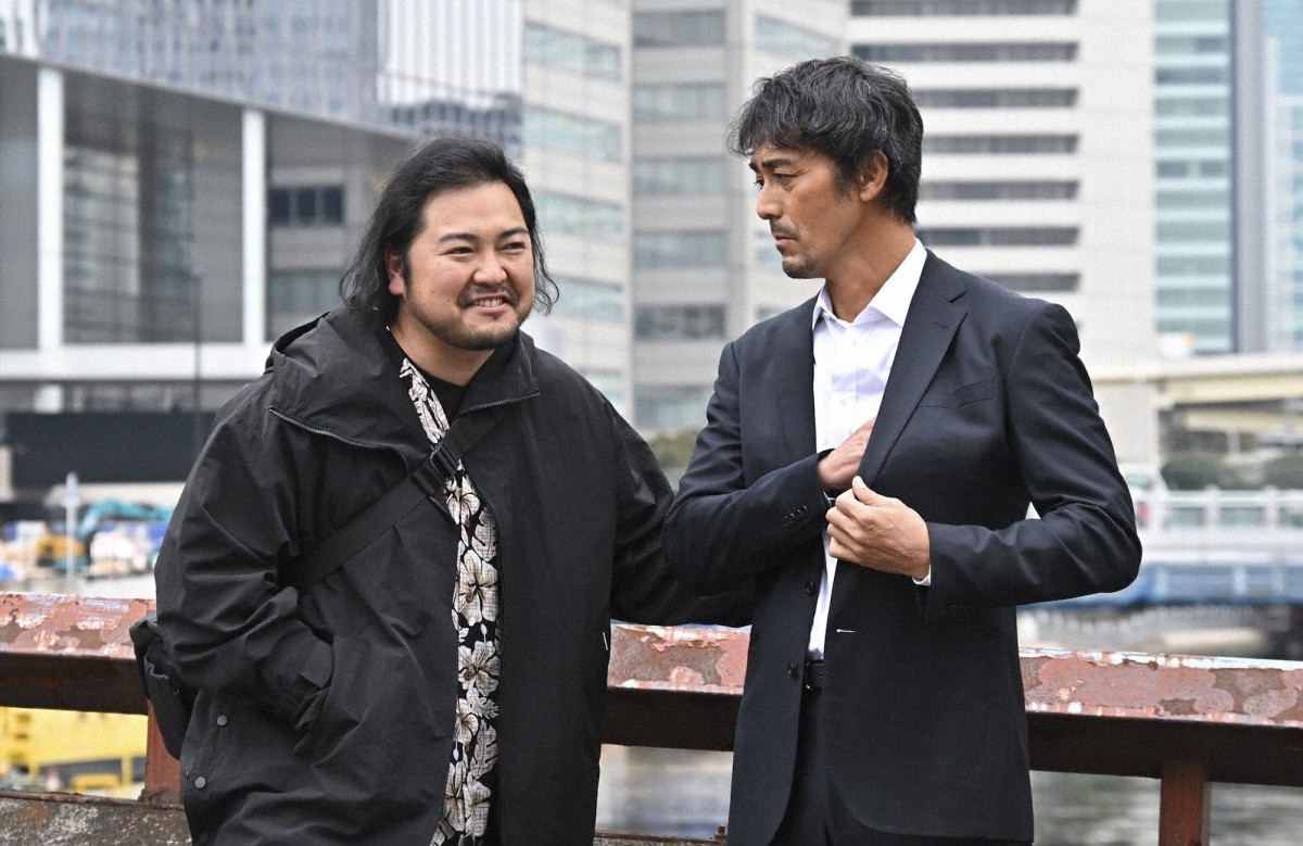 阿部寛が破天荒なキャスター役で日曜劇場に帰還！　社会派エンターテインメント『キャスター』今夜スタート