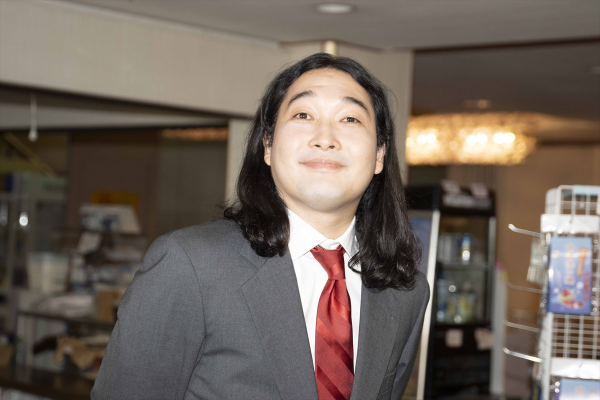 かが屋・賀屋壮也、野村康太主演『6人ぼっち』でいい加減な担任教師役　意外な共通点も発覚