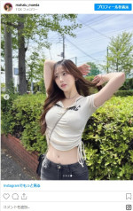 まえだまはる、かわいいへそ出しルック　※「まえだまはる」インスタグラム