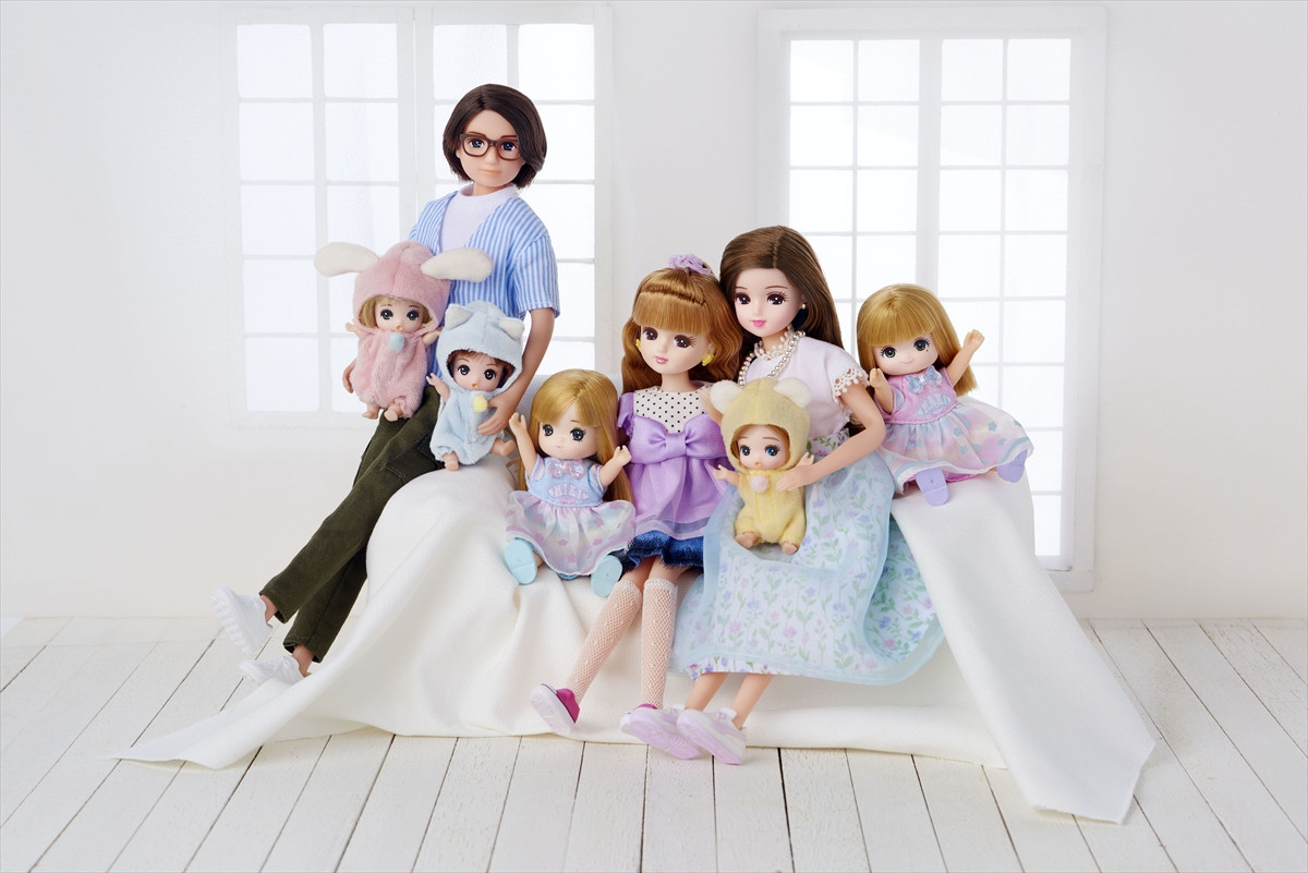 リカちゃんファミリー、衣装とヘアスタイルを“今どき”にリニューアル！　パパとママは10年ぶりのアップデート