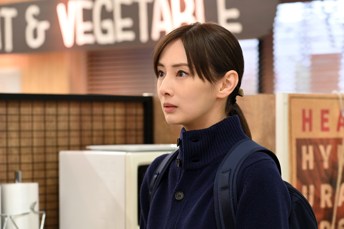 『あなたを奪ったその日から』第5話　“紘海”北川景子、“旭”大森南朋の真摯な仕事ぶりに驚く