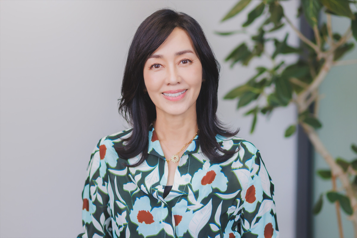 早見優、デビュー43年ずっとベースにあった歌への思い　藤井隆、Night Tempoら新しい才能とのコラボも話題に