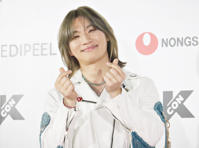 BIGBANG D-LITE、「KCON JAPAN」に初登場！ “ロックスター”感あふれるクールな衣装を着こなす＜KCON JAPAN 2025＞