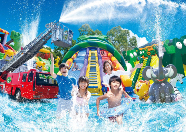 さがみ湖MORI MORIに“関東最大級の屋外水遊び広場”オープン！　ダイナミックな放水を満喫