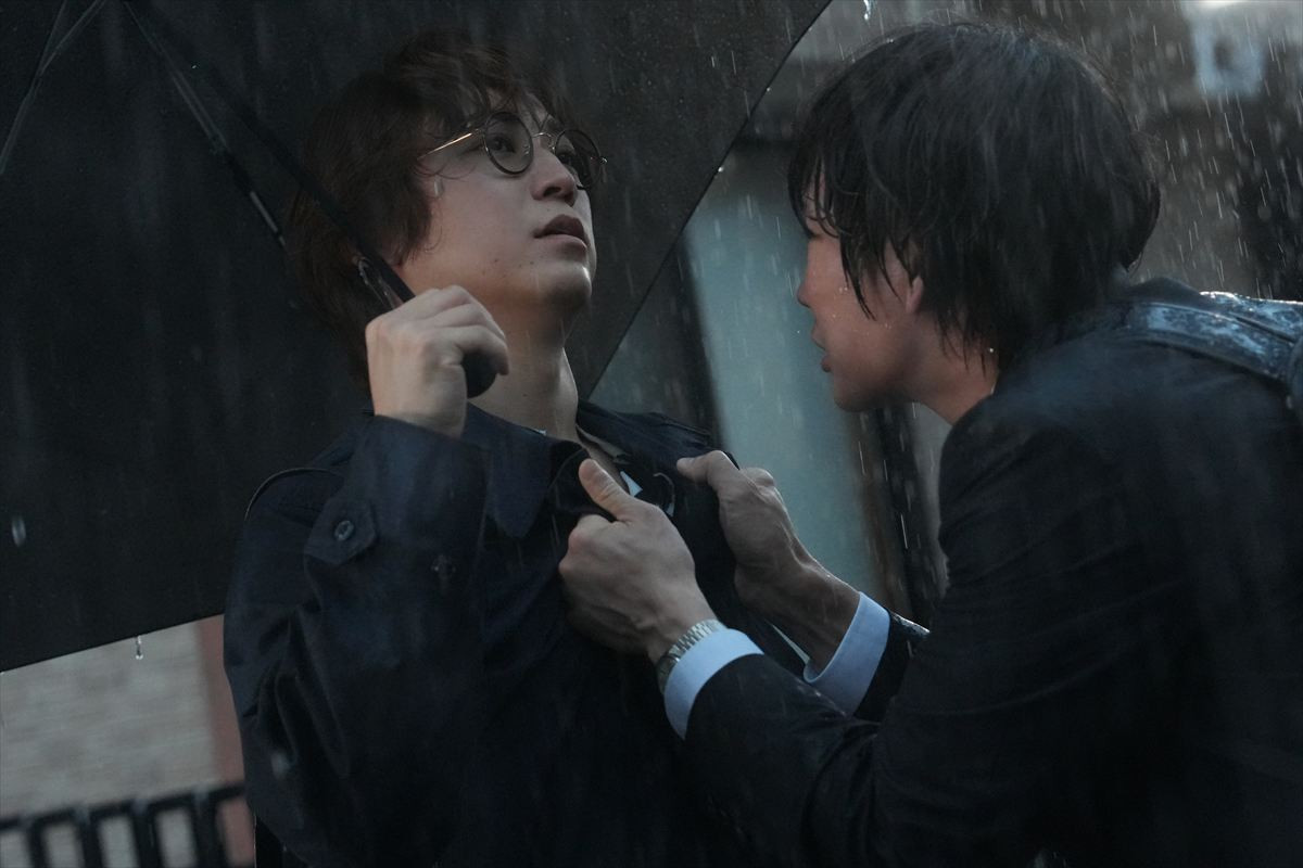 綾野剛vs亀梨和也、14年ぶりの共演で本物の嵐が!?　『でっちあげ』極限シーン＆インタビュー映像解禁！