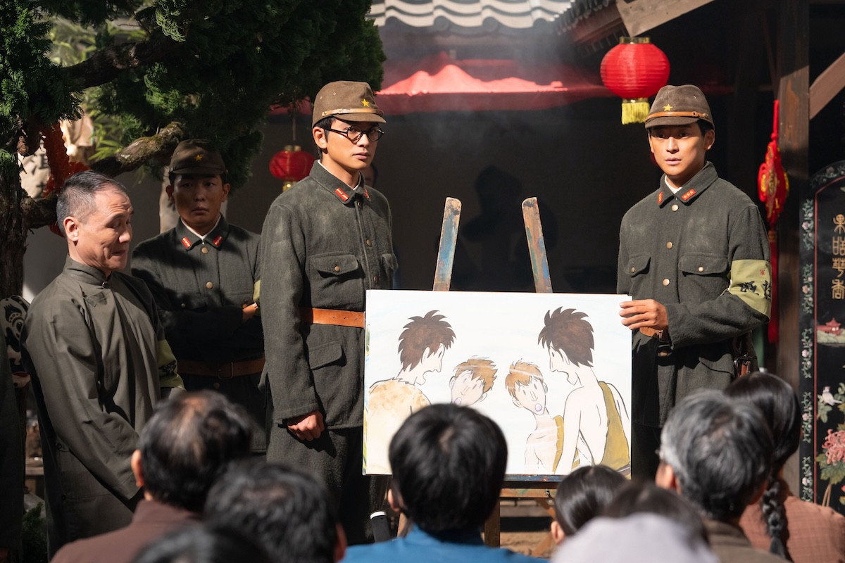 明日の『あんぱん』“嵩”北村匠海の紙芝居に村人たちから笑いと拍手が起こる