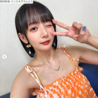 “役満ボディ”岡田紗佳、キャミワンピ姿が「スタイル抜群」「最高」