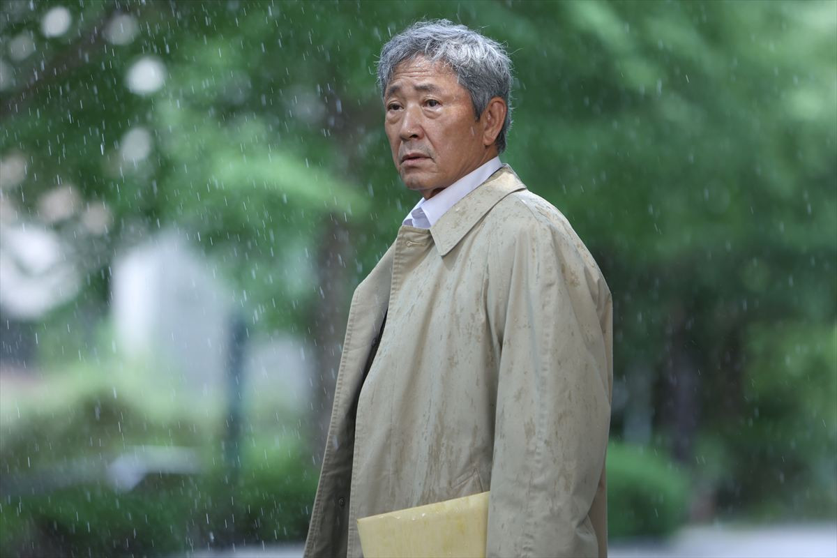 綾野剛の魅力を柴咲コウ・亀梨和也・木村文乃らが語る！　『でっちあげ』特別映像解禁