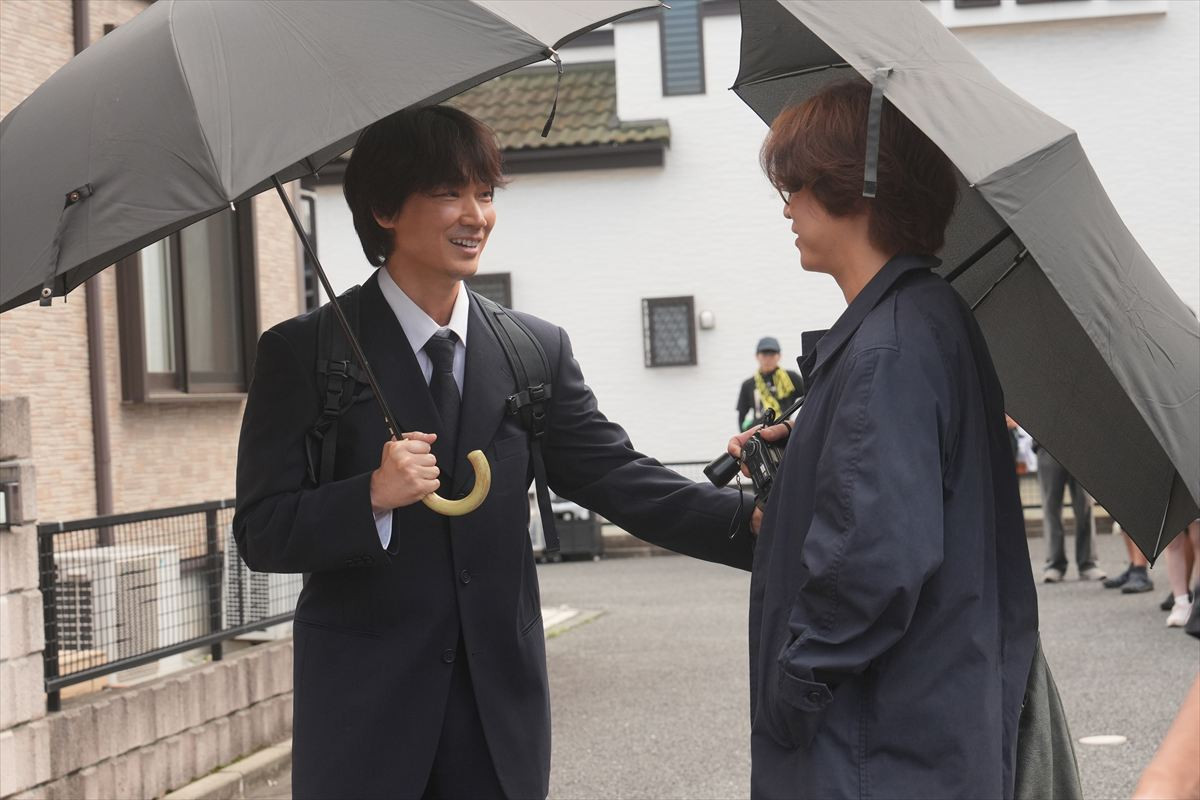 綾野剛vs亀梨和也、14年ぶりの共演で本物の嵐が!?　『でっちあげ』極限シーン＆インタビュー映像解禁！