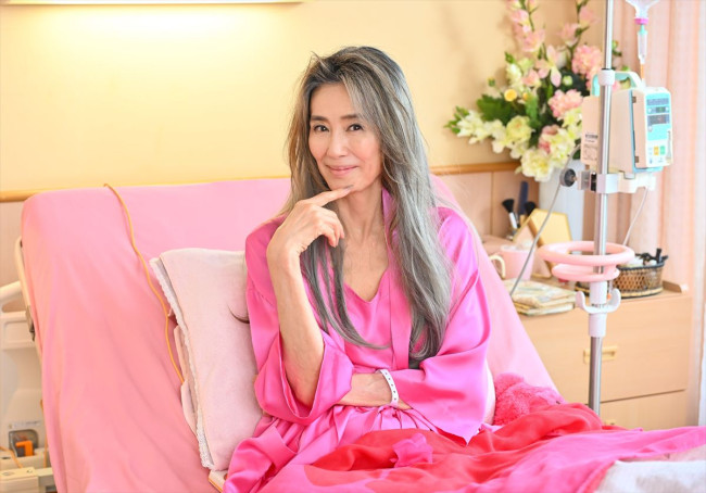 ドラマ『北くんがかわいすぎて手に余るので、3人でシェアすることにしました。』に出演する萬田久子