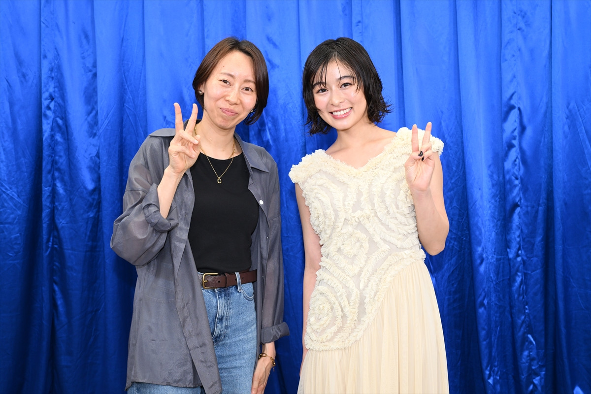 小栗旬、松坂桃李、窪塚洋介、池松壮亮ら映画『フロントライン』キャストが実際のヒーローたちと再会！　記念写真＆再会映像解禁