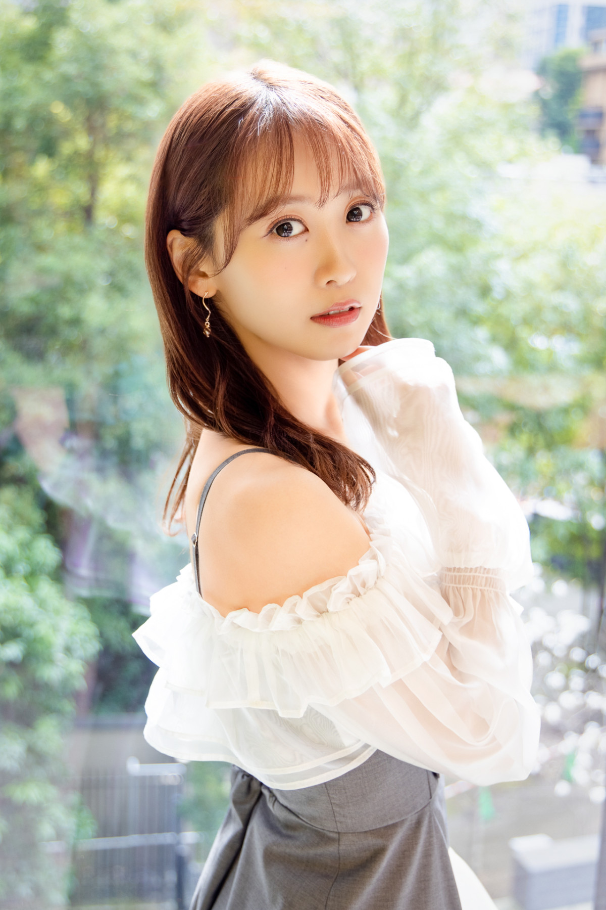 上田麗奈＆芹澤優、“猫まみれ”な日々を語る――癒しと笑いが止まらない、にゃんとも尊いアニメ体験
