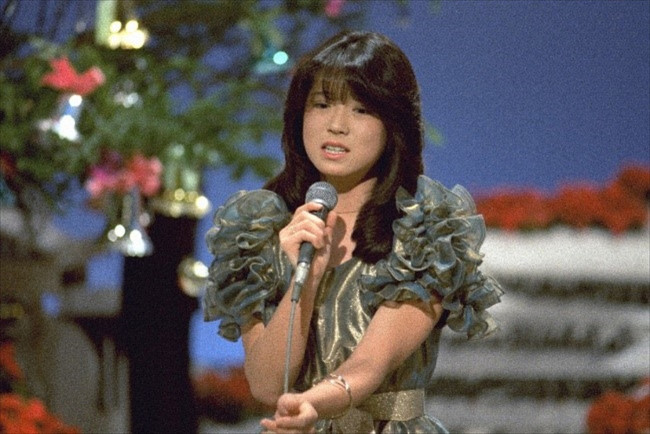 『中森明菜 in 夜のヒットスタジオ フジテレビTWOセレクション』より「セカンド・ラブ」(1982年12月20日放送)