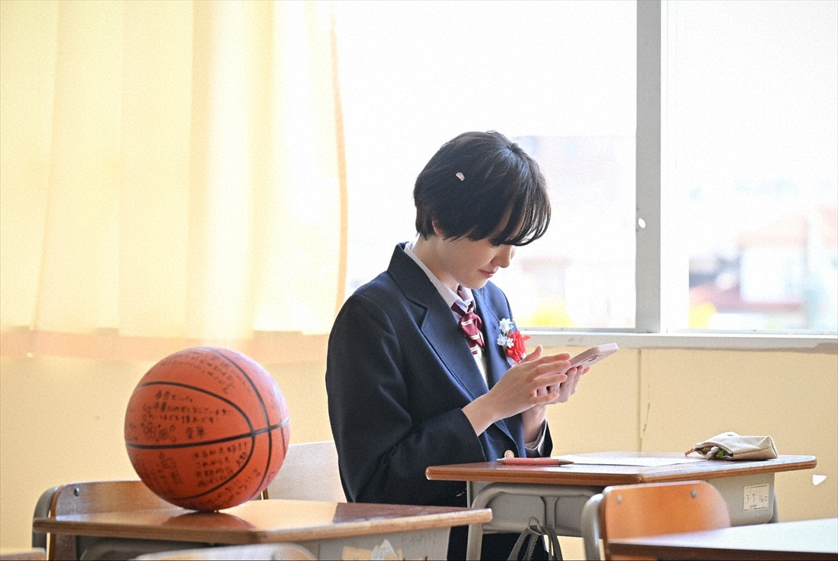 尾碕真花×松本怜生『シンデレラ クロゼット』今夜スタート！　おしゃれと無縁な春香、“超絶美女”光と運命の出会い
