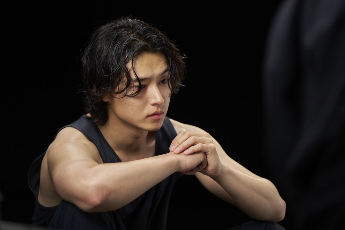 山崎賢人が鍛え抜かれた筋肉美を披露！　明治「ザバス」新CM、6.30オンエア開始