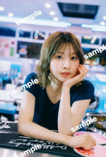日向坂46 富田鈴花1st写真集『鈴花サーキット』封入ポストカードより