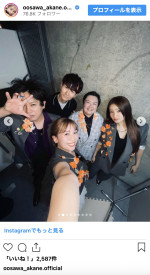 （前列左）浦野モモ、（後列左から）松陰寺太勇、南原清隆、やす子、大沢あかね　※「大沢あかね」インスタグラム