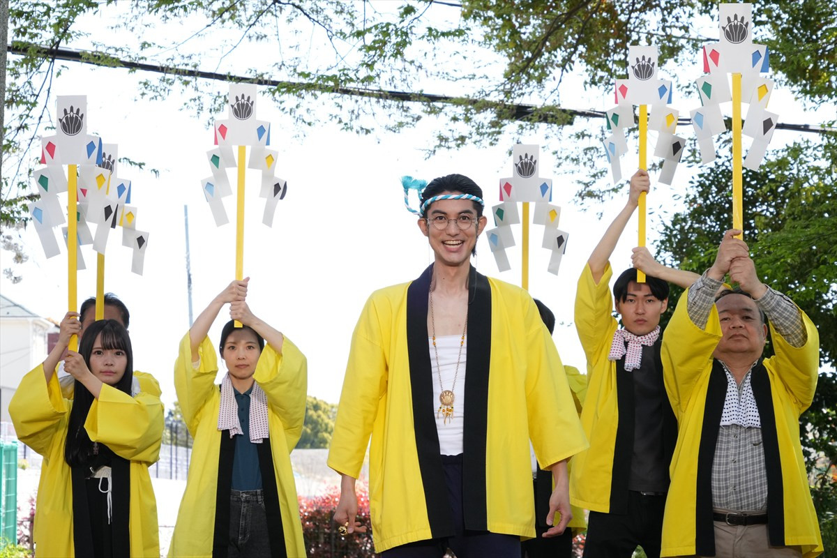 『ナンバーワン戦隊ゴジュウジャー』第21話「燃えるお祭り魂！テガソードSUMMER！」、ファイヤキャンドルがシンケンレッドに変身