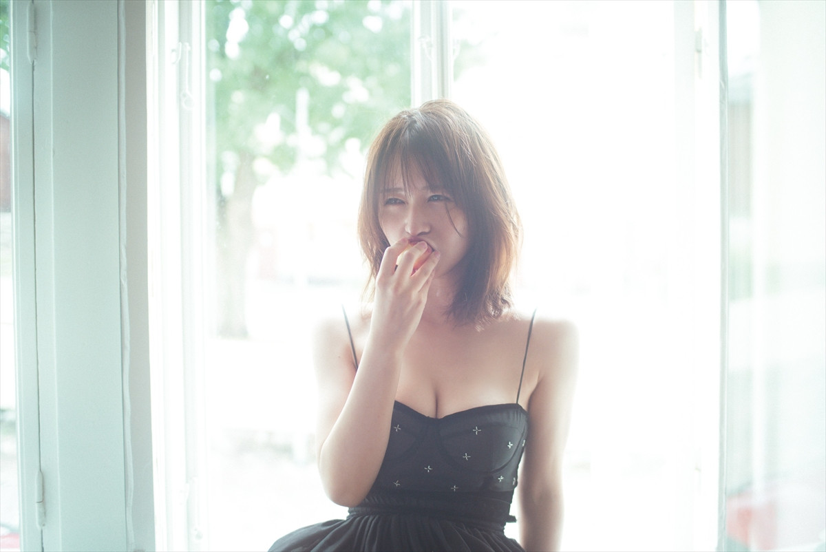 長濱ねる、8年ぶりの写真集　久しぶりの水着撮影は「等身大だけど美しいフォルムになったらいいなと」