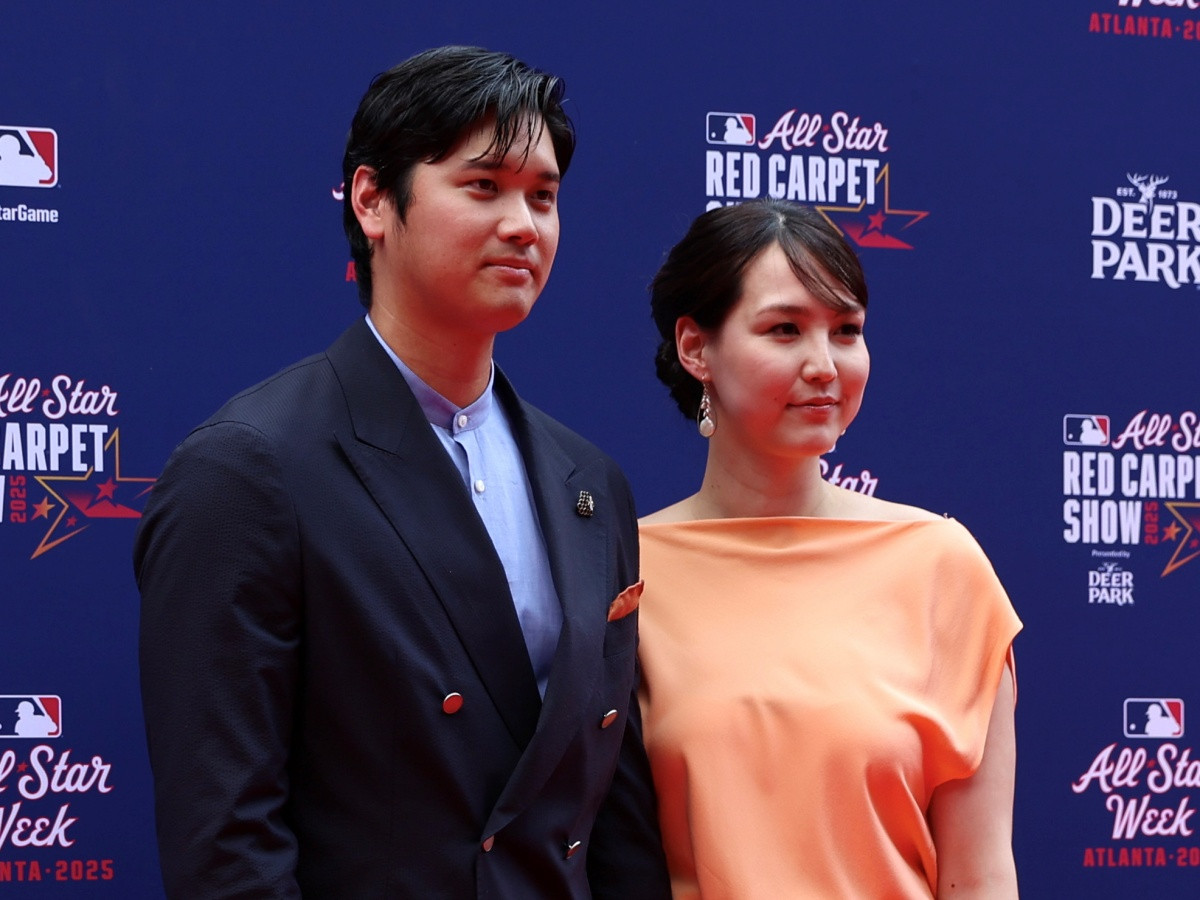 大谷翔平、真美子さんと手をつないでレッドカーペットに登場!