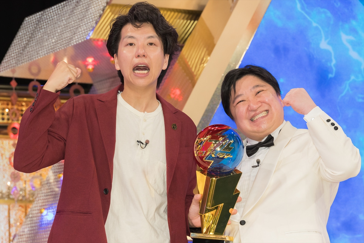 ニッポンの社長、『アサヒビール スマドリ ダブルインパクト 漫才&コント二刀流No.1 決定戦』優勝者会見に登場