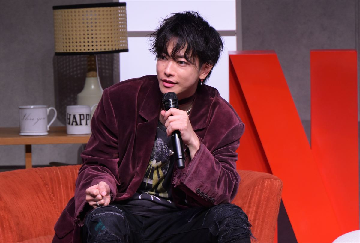 町田啓太、体型の変化を告白「13～4キロ違うかな」　『グラスハート』イベントにサプライズ登場