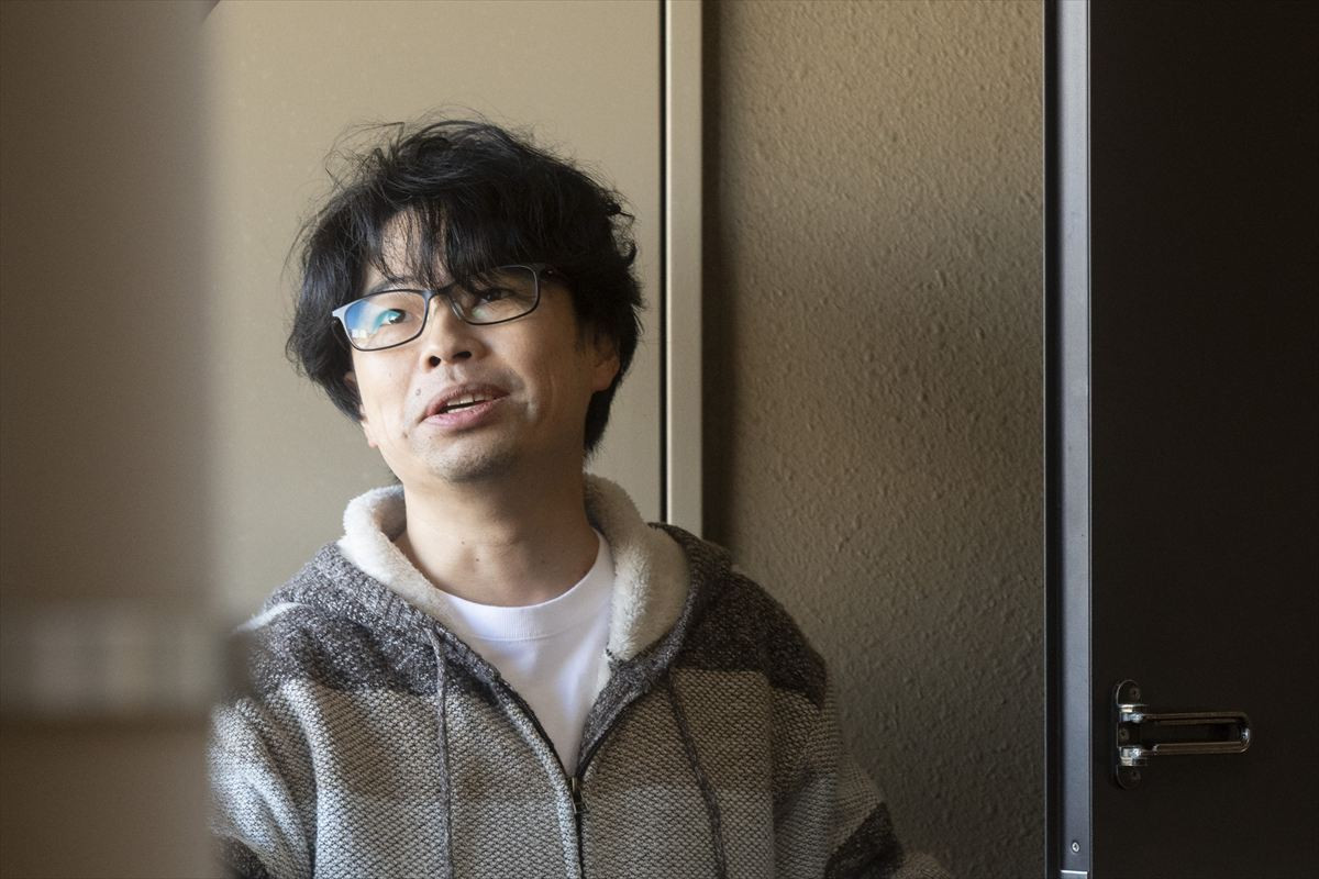 阿部寛、芦田愛菜、長尾謙杜らの意味深な表情――『俺ではない炎上』“怪しい顔選手権”場面写真解禁