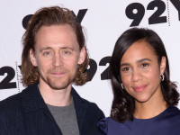 『マーベルズ』女優、トム・ヒドルストンとの関係を公表　「夫」と呼んだ過去も