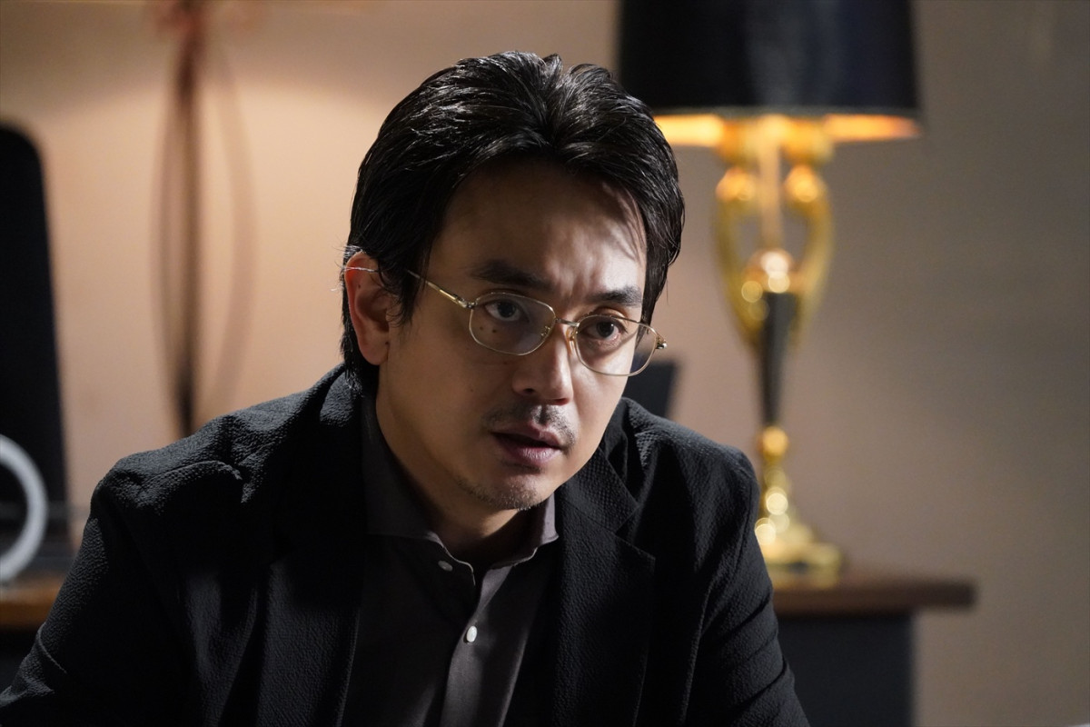 『DOCTOR PRICE』第6話、“鳴木”岩田剛典の父に罪をなすりつけた黒幕が判明！　第7話から新章開幕＆出演者解禁