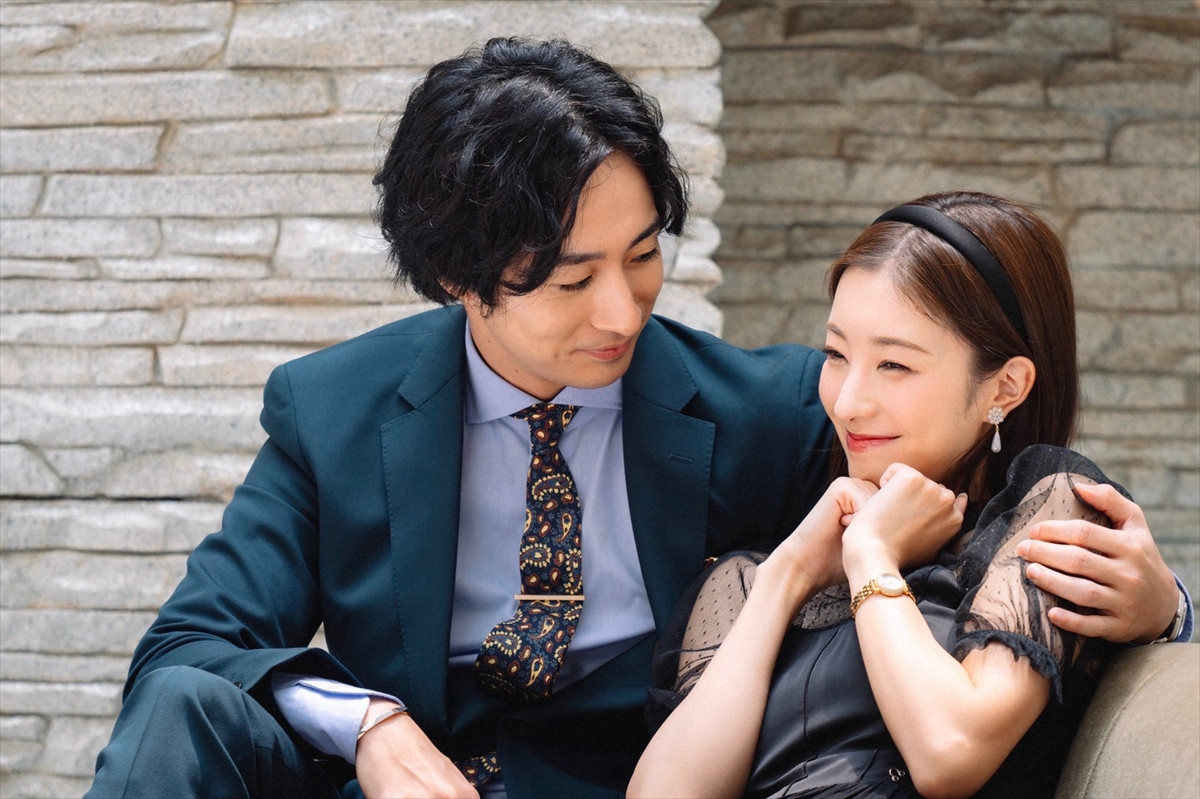『レプリカ 元妻の復讐』第8話、“すみれ”トリンドル玲奈、“花梨”宮本茉由をIT企業CEOと引き合わせる