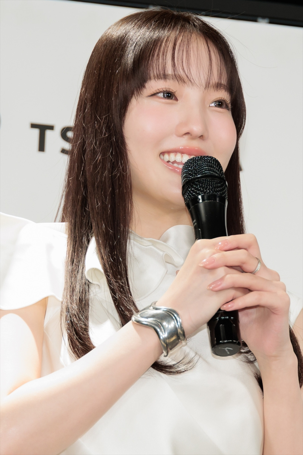 本田真凜、撮影初日に小籠包40個食べた1st写真集「ちょっと“小籠包ボディ”になってます」