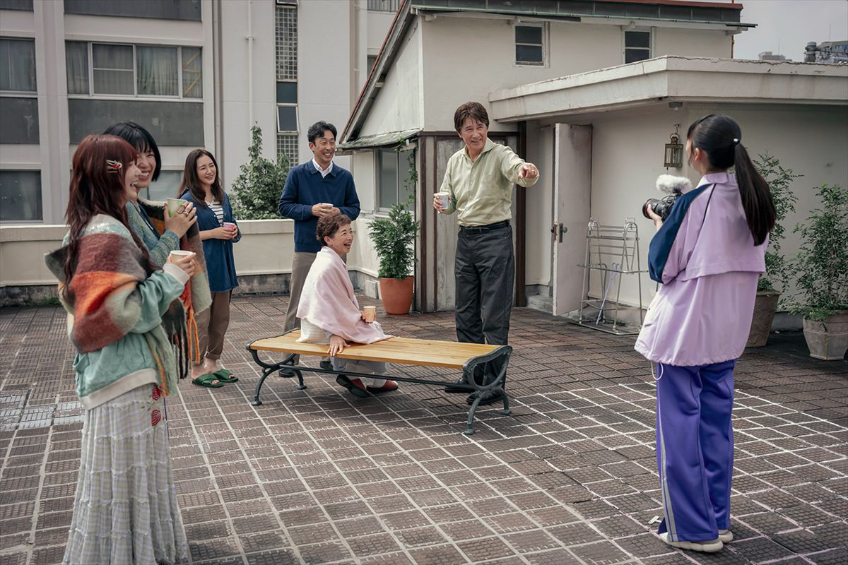 『小さい頃は、神様がいて』北村有起哉×仲間由紀恵らキャスト8名集合のポスター解禁！