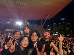 映画『愚か者の身分』第30回釜⼭国際映画祭 レッドカーペットセレモニーの様子