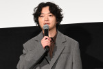 映画『風のマジム』公開記念舞台あいさつに登壇した染谷将太