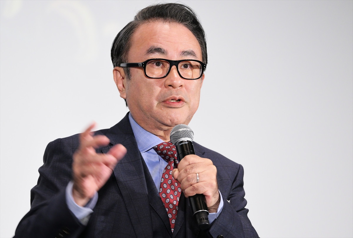 三谷幸喜、25年ぶりフジ連ドラ手掛け笑顔で「ただいま」　主題歌を手掛けるYOASOBIを絶賛