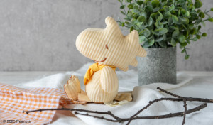 ウッドストックがテーマの新商品が登場！　もこもこ刺しゅうの「ダイカットクッション」など展開