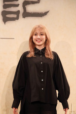 加藤梨里香、ミュージカル『十二国記 -月の影 影の海-』製作発表会見に登場