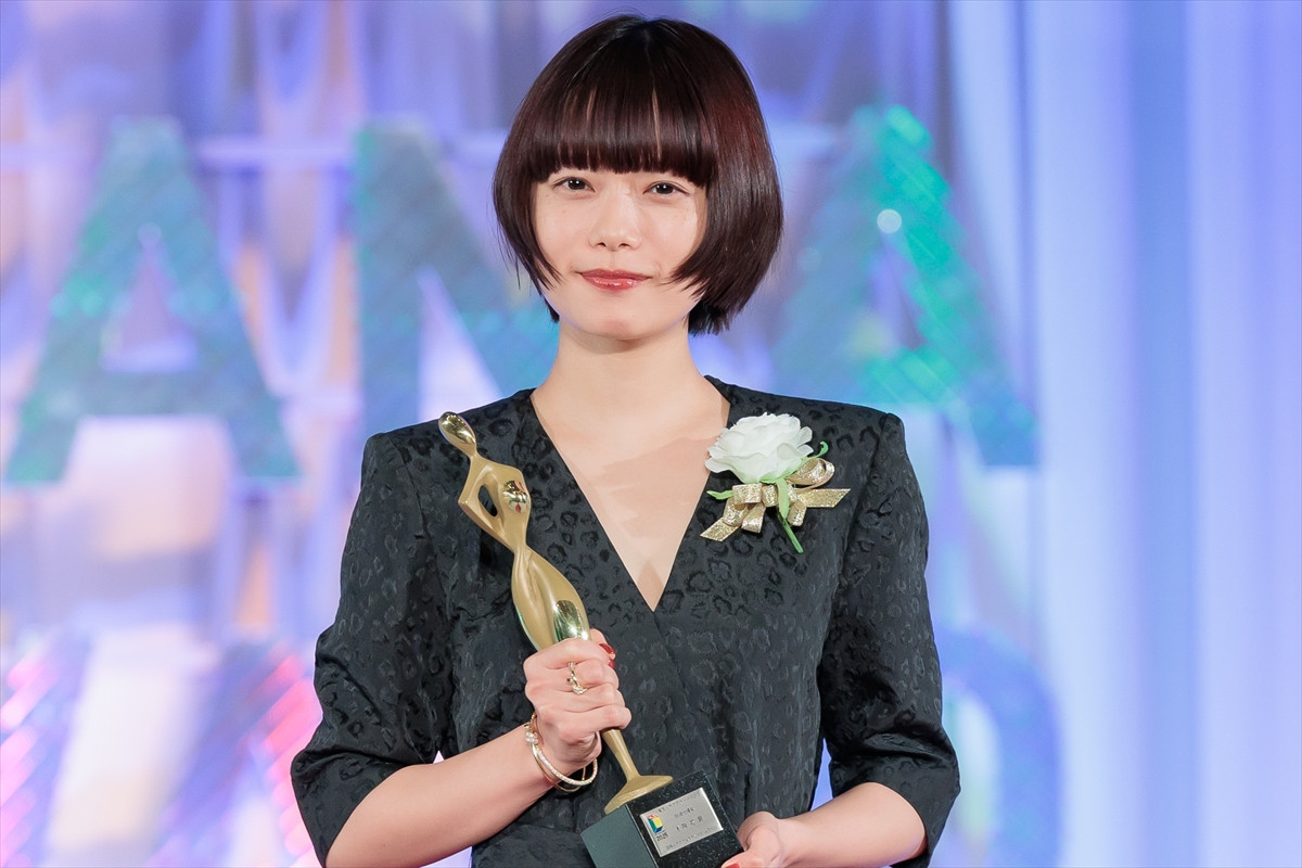 杉咲花、『東京ドラマアウォード2025』授賞式に登場