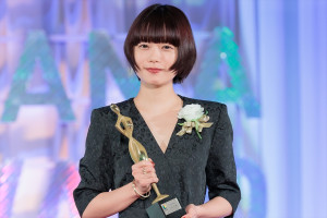 杉咲花、『東京ドラマアウォード2025』授賞式に登場
