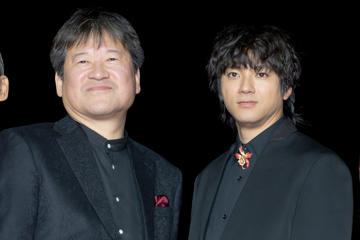 渡部篤郎、舞台挨拶で涙　佐藤二朗「いきなり泣き出すからびっくりしちゃった」
