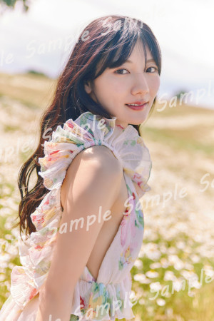 日向坂46・河田陽菜2nd写真集『テイクオフ』封入特典ポストカード絵柄