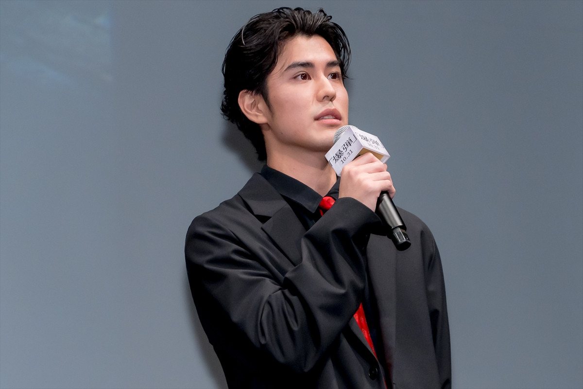 渡部篤郎、舞台挨拶で涙　佐藤二朗「いきなり泣き出すからびっくりしちゃった」