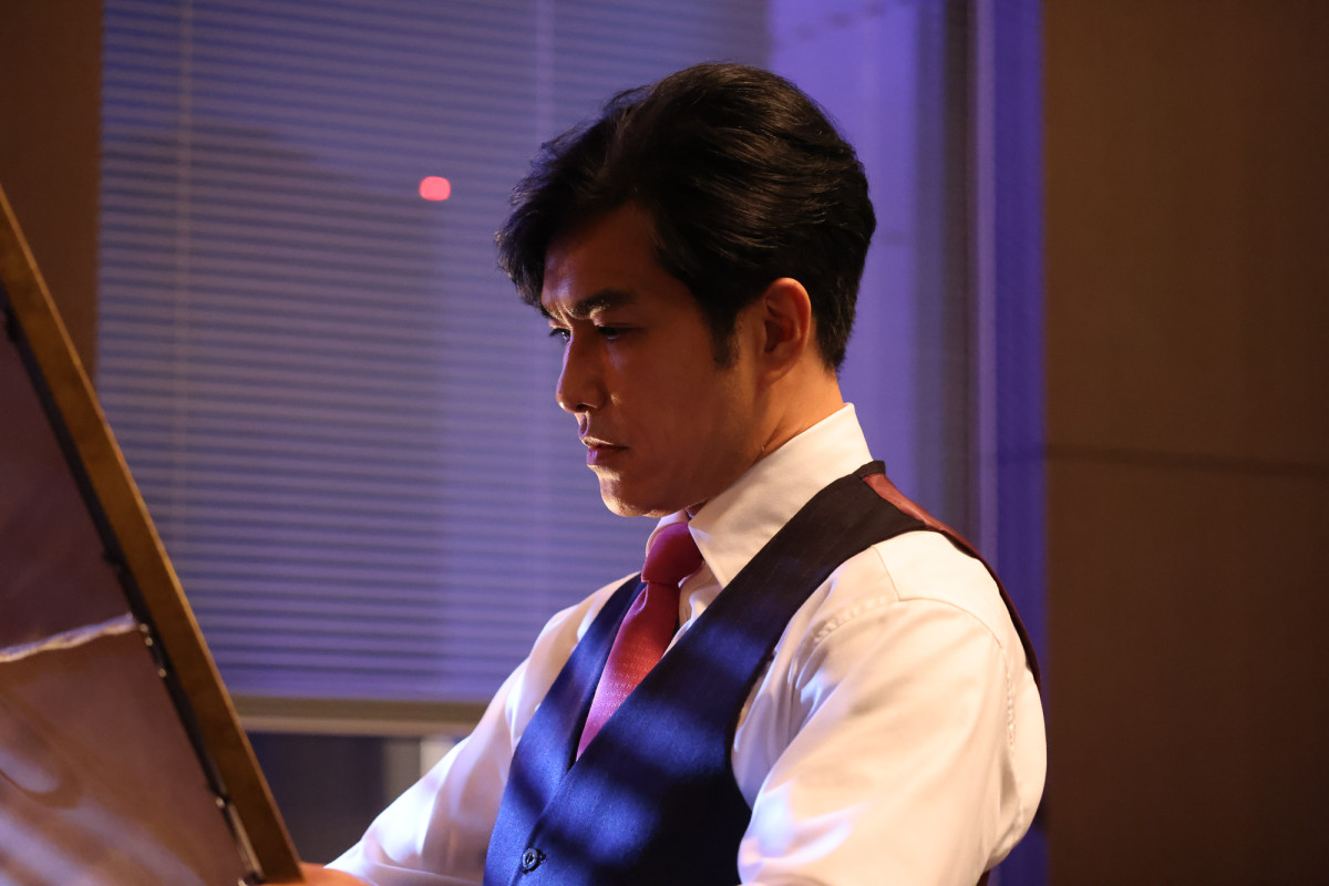 『ESCAPE』初回“ハチ”桜田ひより＆“リンダ”佐野勇斗のコンビに反響「めちゃいいコンビ」「心掴まれた」