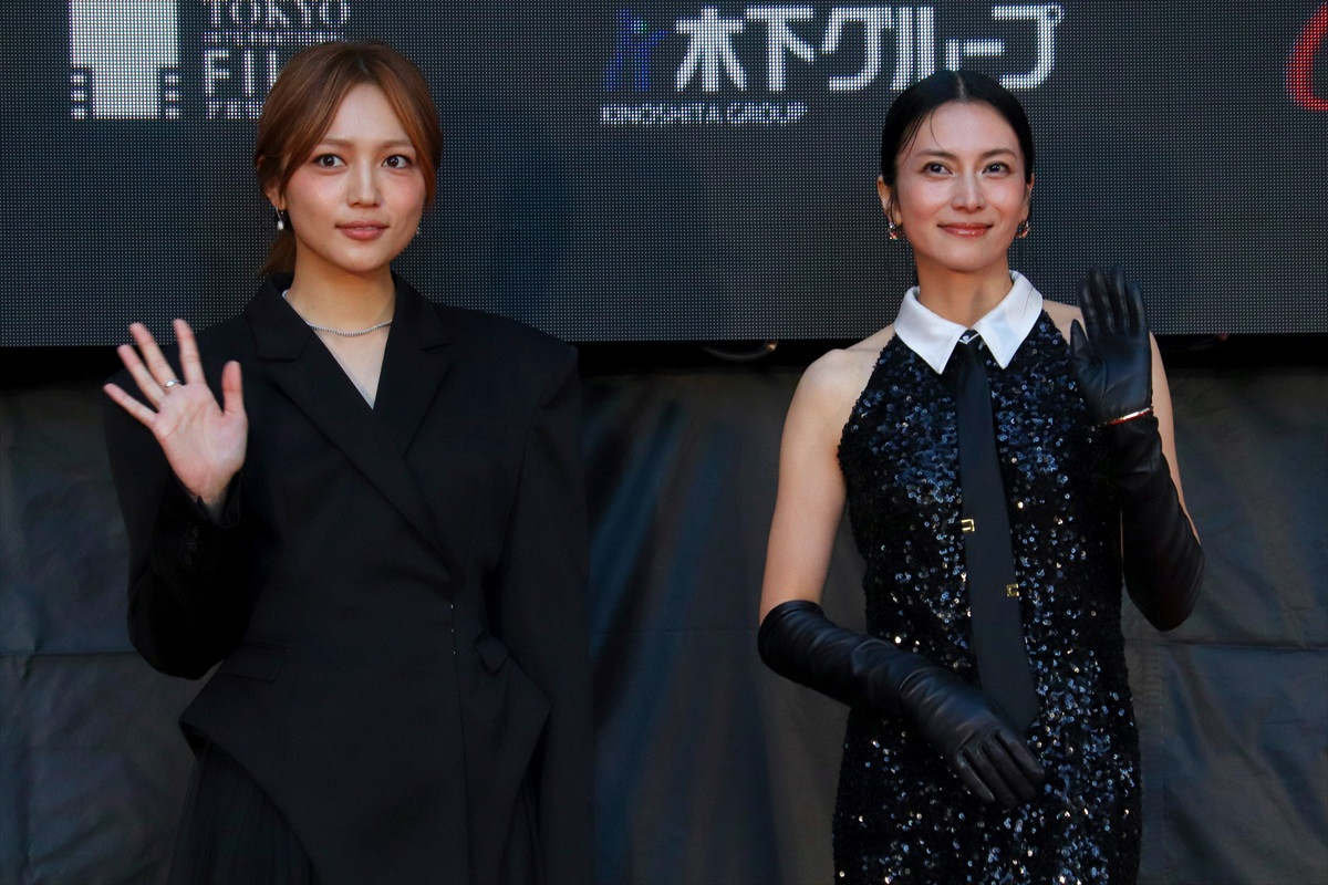 川口春奈、モードなメイクで印象激変!<第38回東京国際映画祭>