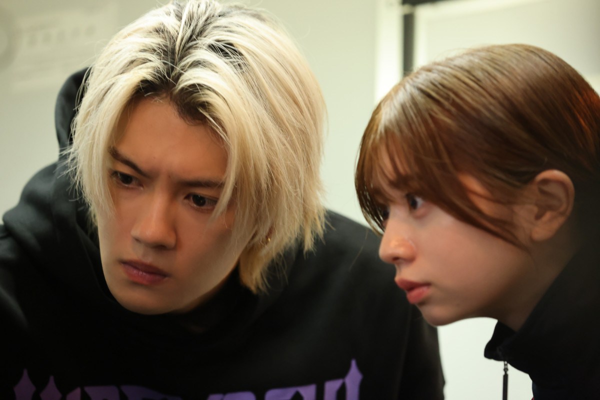 『ESCAPE』“結以”桜田ひより＆“大介”佐野勇斗たちが仮装して街へ　「青春」「愛おしい」の声