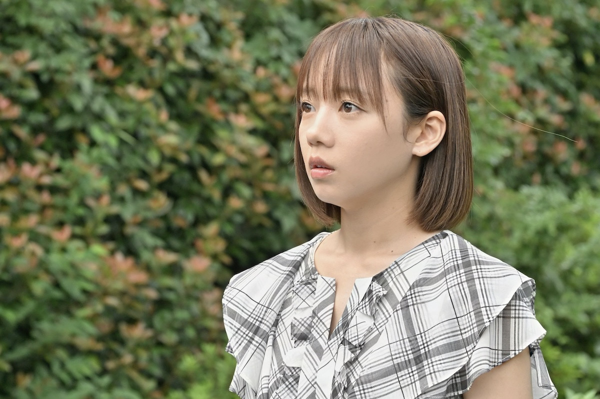 『娘の命を奪ったヤツを殺すのは罪ですか?』“レイコ”齊藤京子、“成瀬”白岩瑠姫からのハグに呆然「どういうこと?」「キュン」