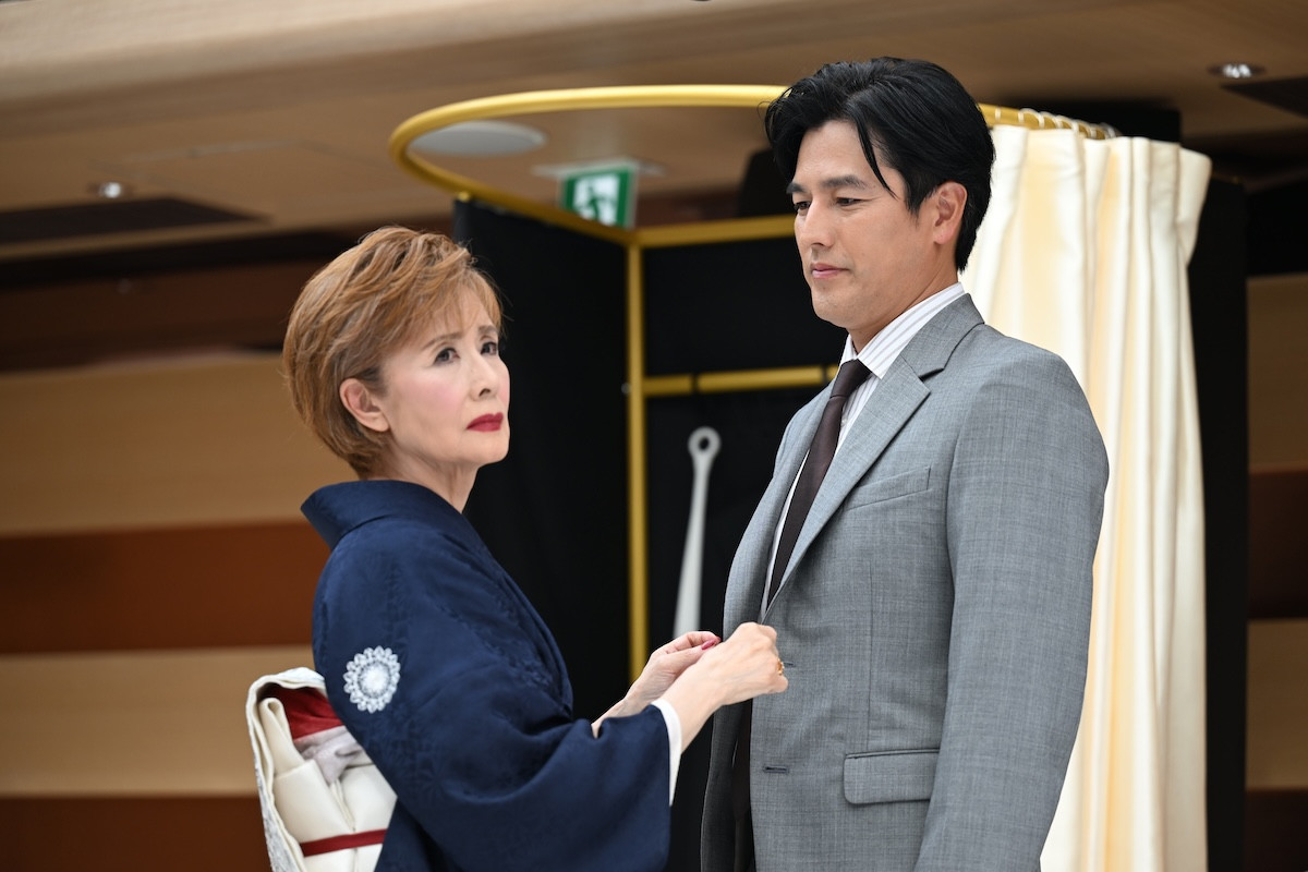 草なぎ剛、遺品整理人役で故人の“最期の声”と向き合う　ヒューマンドラマ『終幕のロンド』今夜スタート